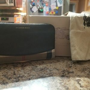 Burberry wallet